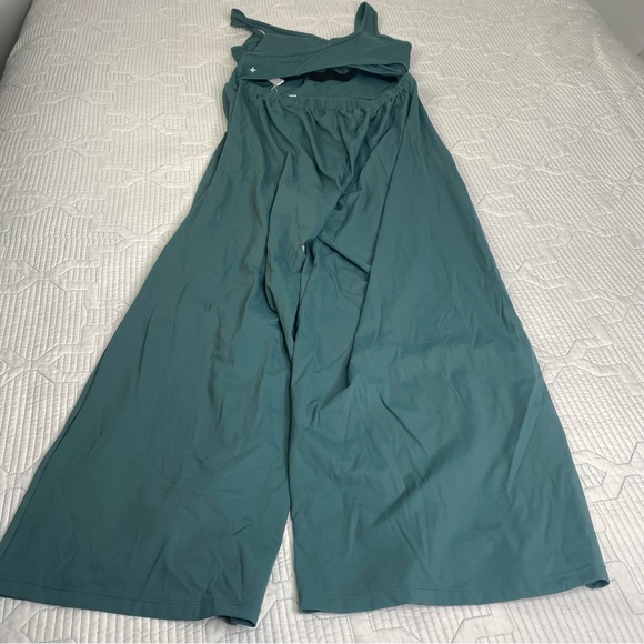 Halara Airy Wide Leg Cool Touch Yoga Jumpsuit with Pockets-Easy Peezy Teal Sz XL - Picture 13 of 14